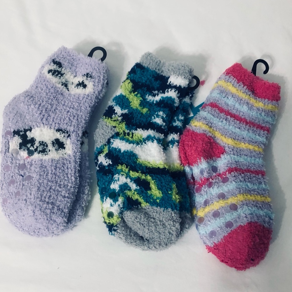 3pack girl’s Fuzzy socks purple panda/ purple stripes/ multi color. Size 4-8.5